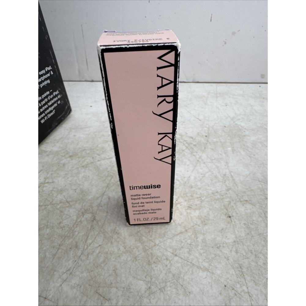 Mary Kay Timewise Matte Wear Liquid Foundation 1 oz Ivory 5 #038754